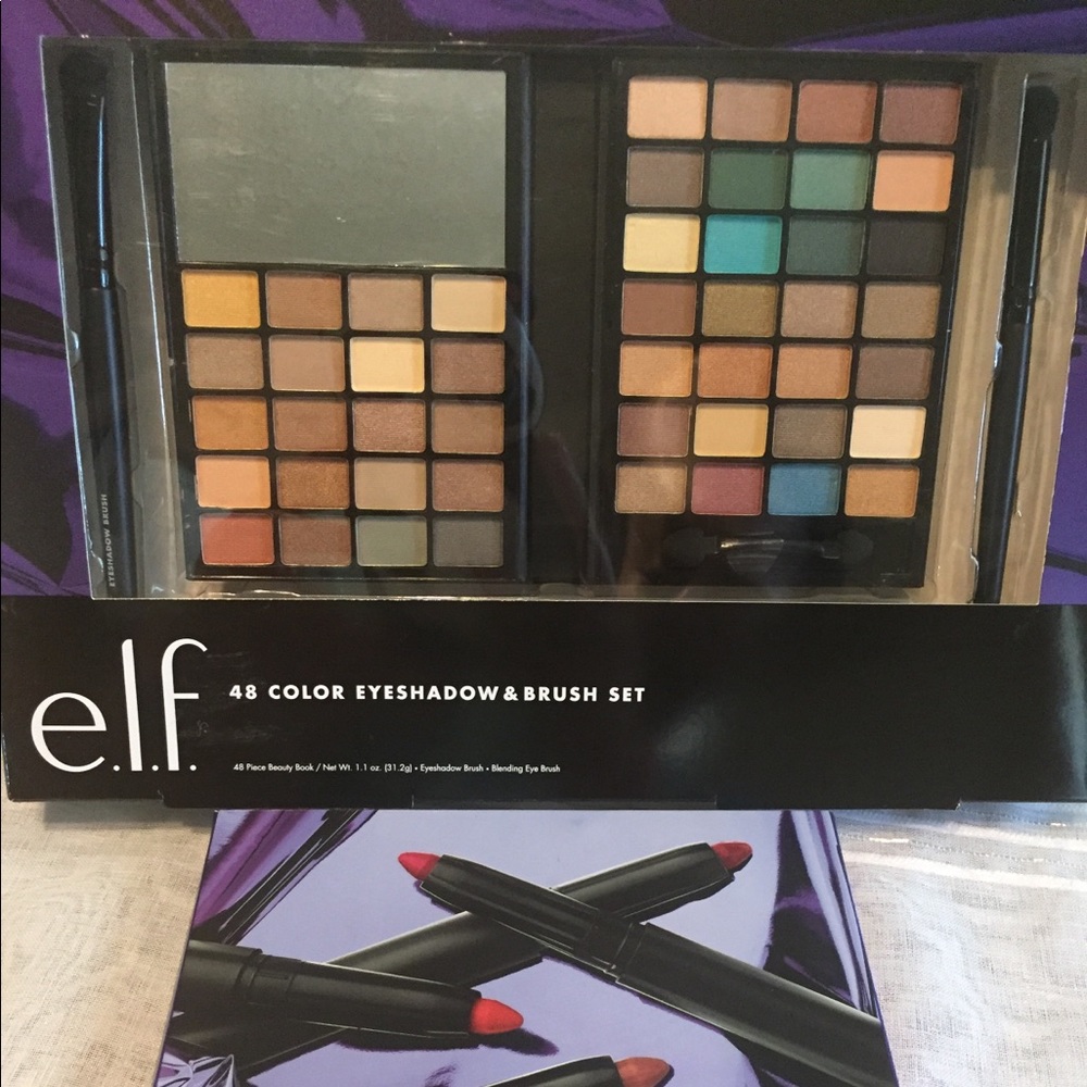 Eyeshadow palette and lip makeup set